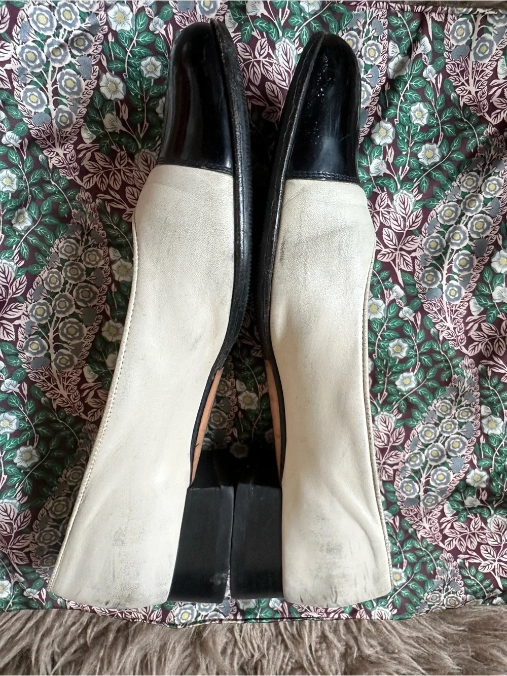 Salvatore Ferragamo Black Patent and White Leather Cap-Toe Ballet Flats 7.5 C